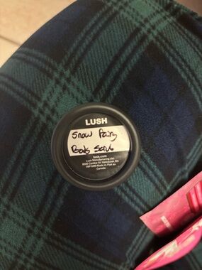 Lush Snow Fairy Body Jar in Black with Pink Accents